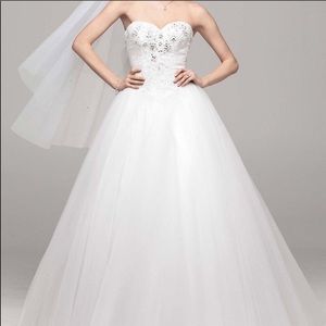 David’s bridal collection ballroom gown size 4